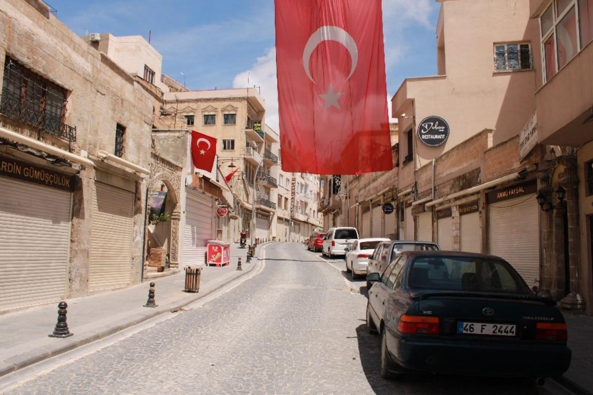 Tarihi Mardin sokakları sessizliğe b&uuml;r&uuml;nd&uuml;