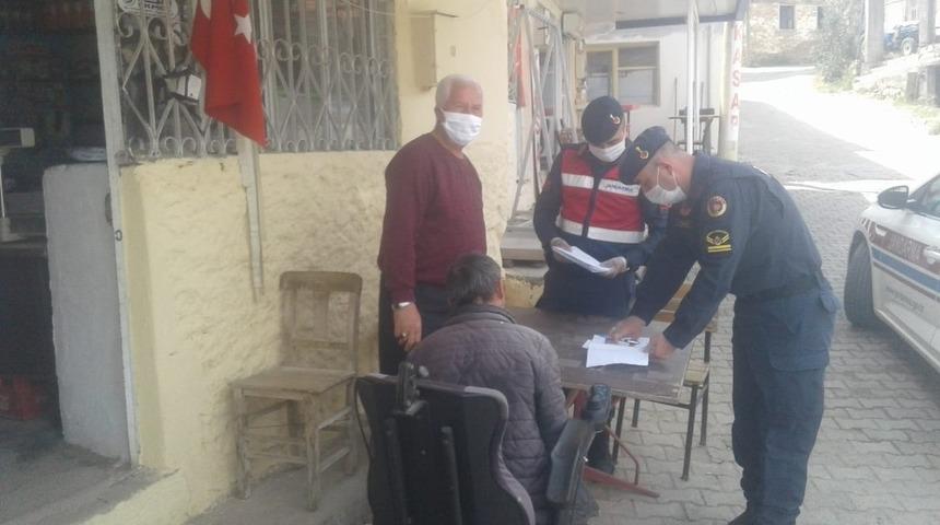 Burhaniye&rsquo;de jandarma engelli vatandaşı sevindirdi