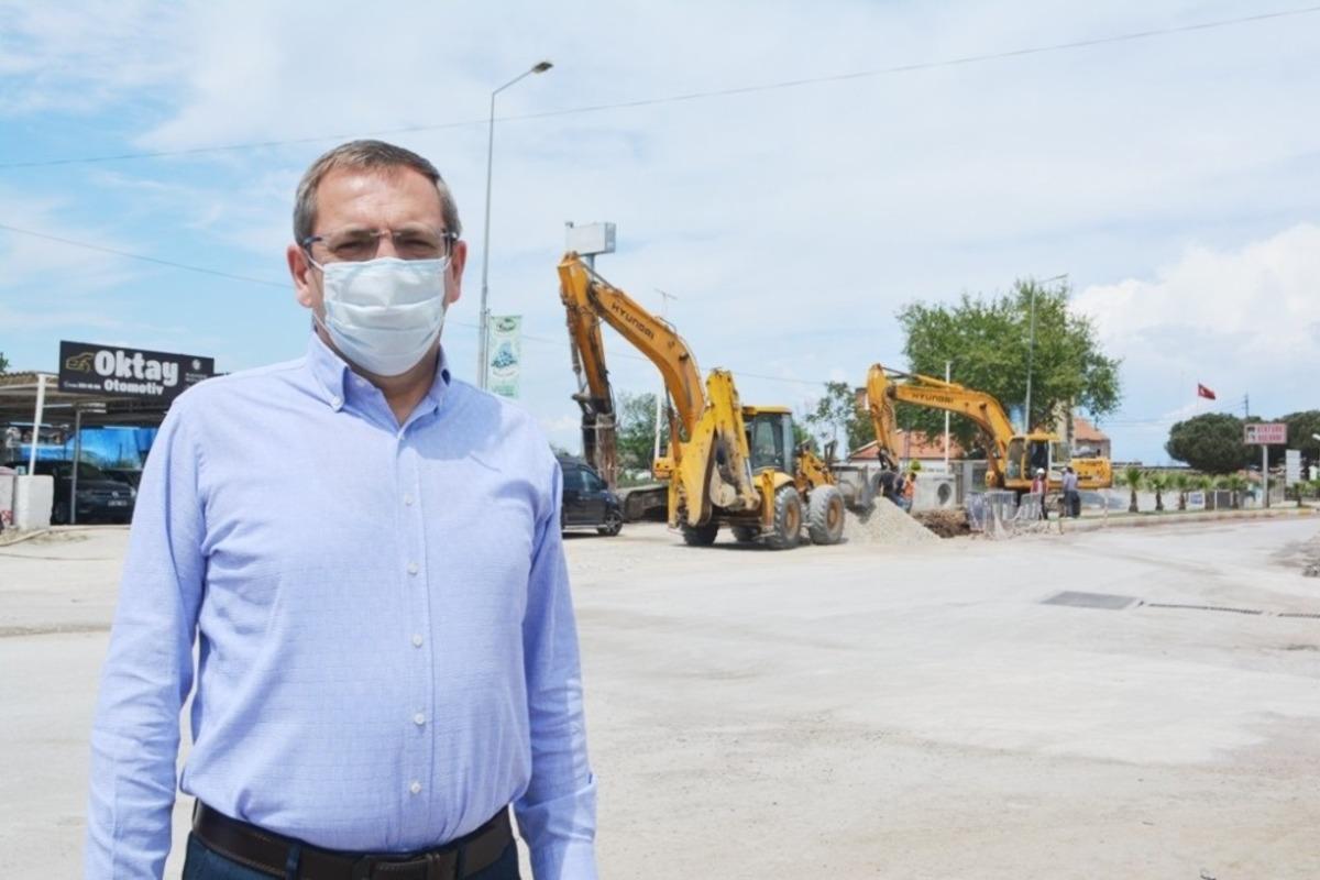 Ayvalık Belediyesi&rsquo;nden K&uuml;&ccedil;&uuml;kk&ouml;y&rsquo;e 13 bin metrekare kilit parke yol