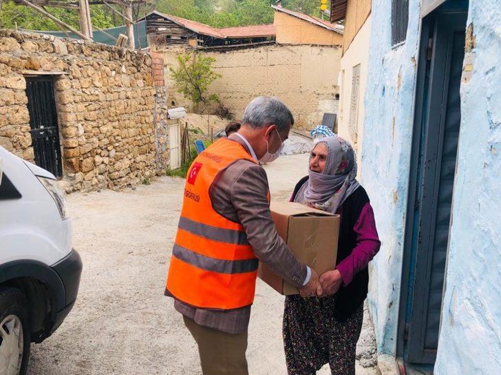 Başkan Çınar, yardım ekibine yardımcı oldu Ramazan gıda kolisi dağıttı G1