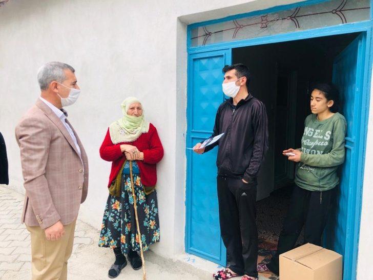 Başkan Çınar, yardım ekibine yardımcı oldu Ramazan gıda kolisi dağıttı G3