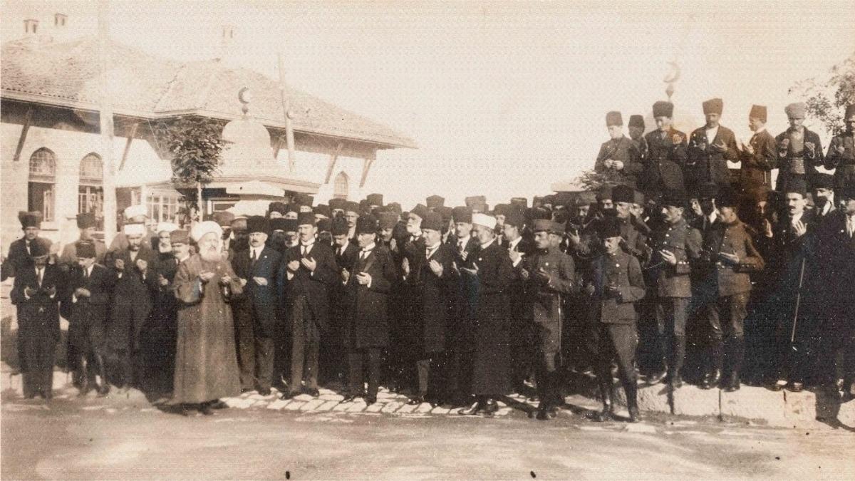 Bursa&rsquo;nın tarihteki ilk bakanı Karacabeyli Mustafa Fehmi Ger&ccedil;eker unutulmadı