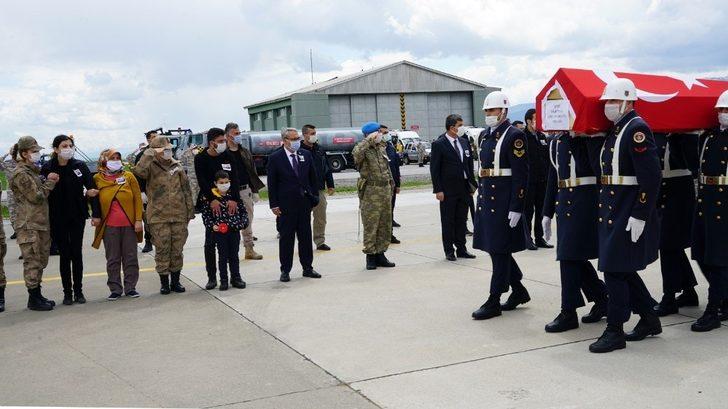 Bitlis şehitleri için Muş’ta uğurlama töreni düzenlendi G2