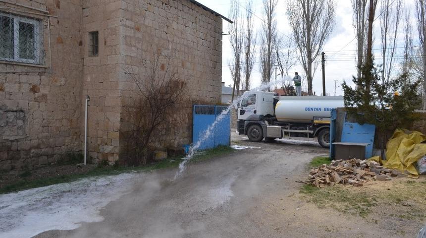 600 haneli kasaba karantinadan kurtuldu