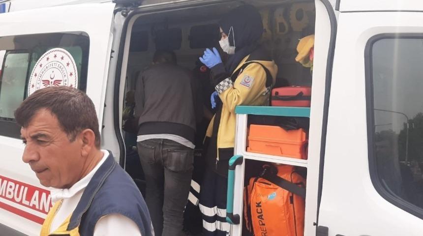 Otomobil ile motosiklet çarpıştı: 2 yaralı