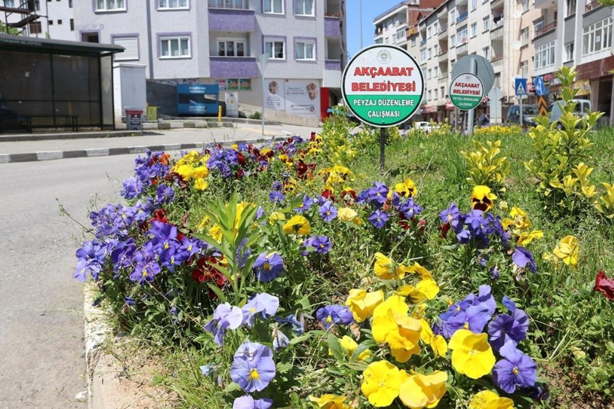 Ak&ccedil;aabat belediyesi Korana vir&uuml;s&uuml;ne rağmen &ccedil;alışmalarını hız kesmeden s&uuml;rd&uuml;r&uuml;yor
