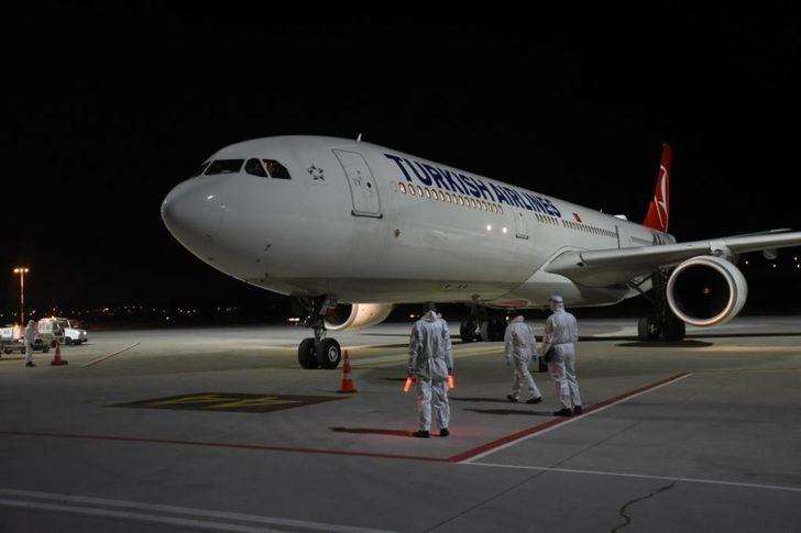 Burkina Faso’dan getirilen 122 Türk vatandaşı İzmir’de karantinaya alındı G2