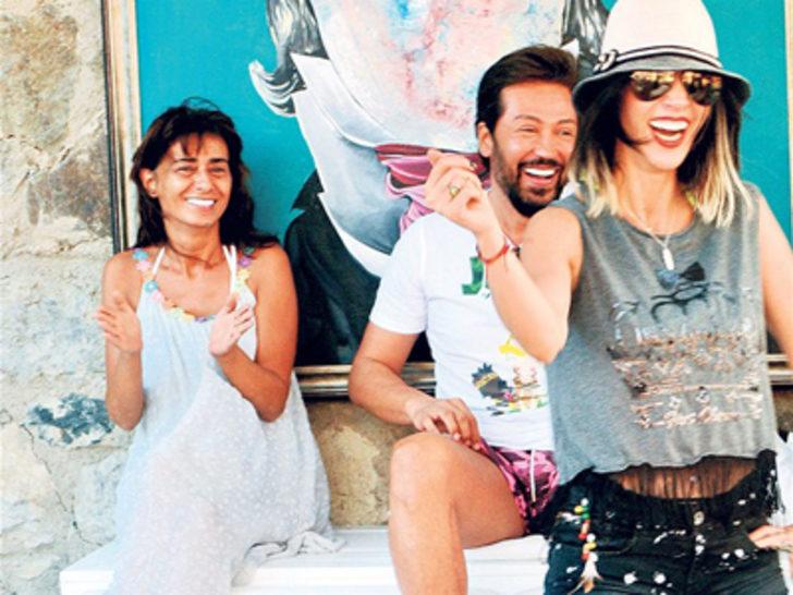 Hande Yener bikiniyle G4