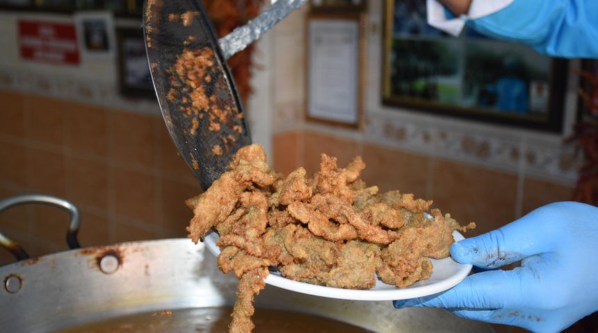 Evde kalanlara ustalardan Edirne'nin ünlü tava ciğer tarifi