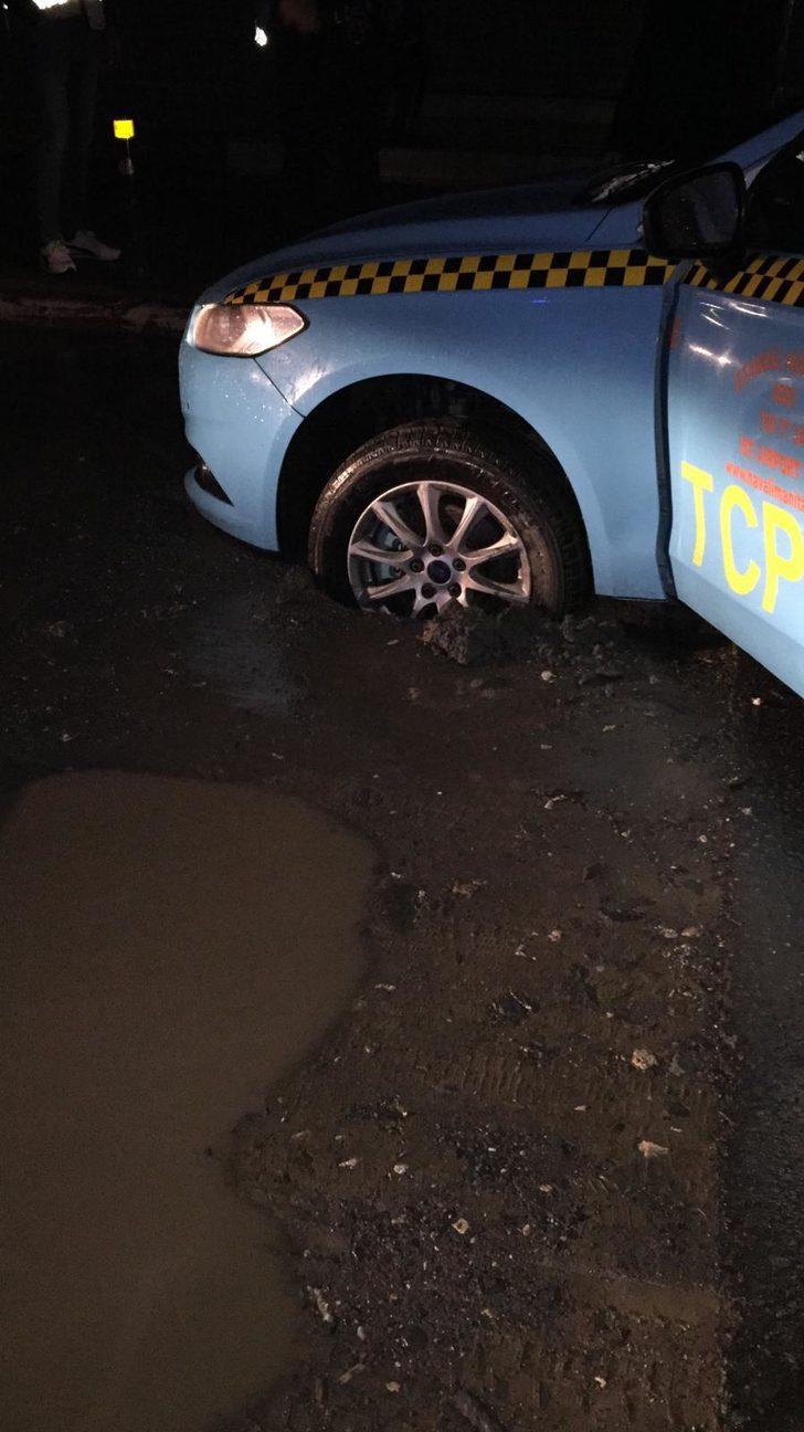 Aşırı yağış sonrası çöken yola böyle düştü G3