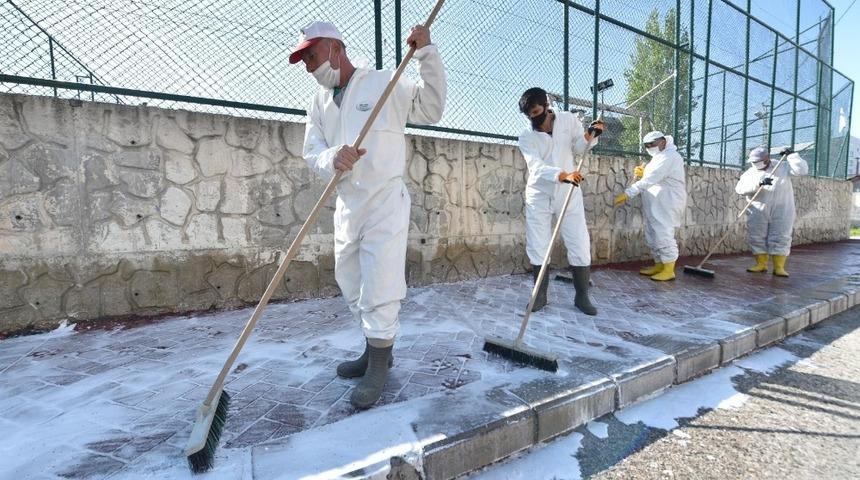 Mamak&rsquo;ta cadde ve sokaklar yıkandı