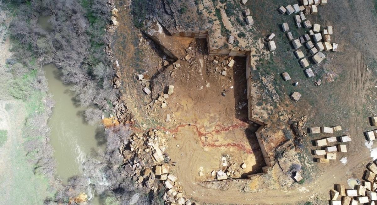 Taş ocağında termal şu şaşkınlığı! Taşları keserken buldular