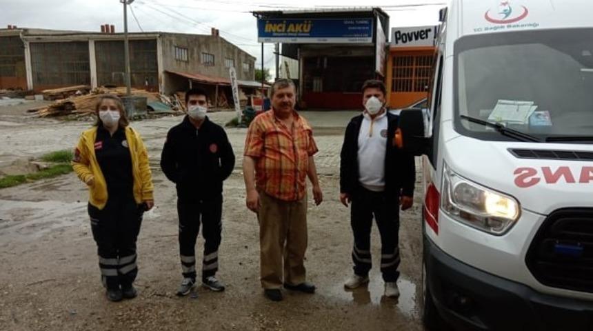 Eksozu kopan ambulansı tamir etti, &uuml;cret almadı