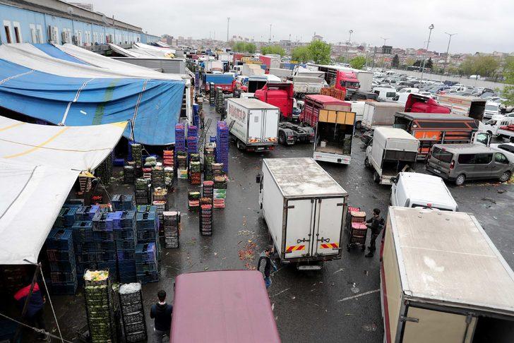 Yasak sonrası İstanbul Meyve Sebze Hali'nde büyük yoğunluk G3