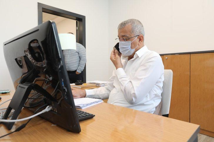 Başkan Tarhan, Kriz Merkezinde telefonları yanıtladı G1