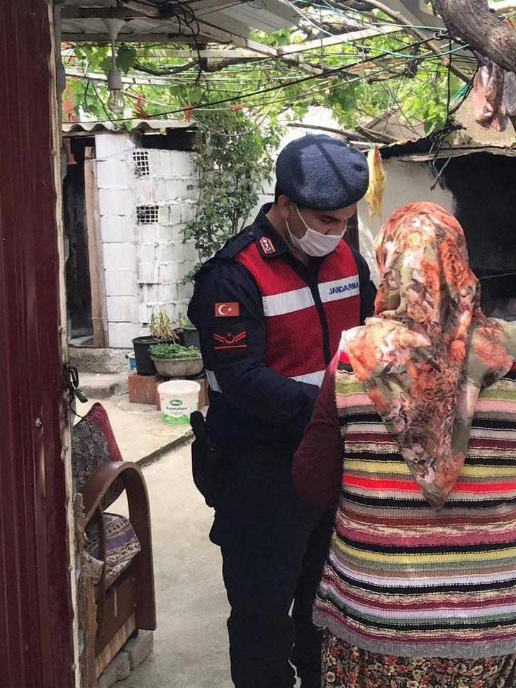 Burhaniye’de Vefa Sosyal Destek ekipleri vatandaşın hizmetinde G4