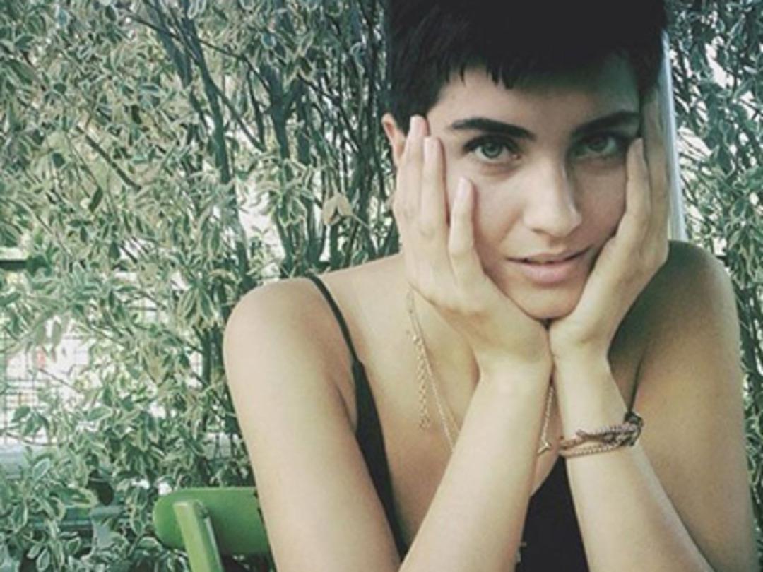 Tuba B&uuml;y&uuml;k&uuml;st&uuml;n'den duygulandıran mektup