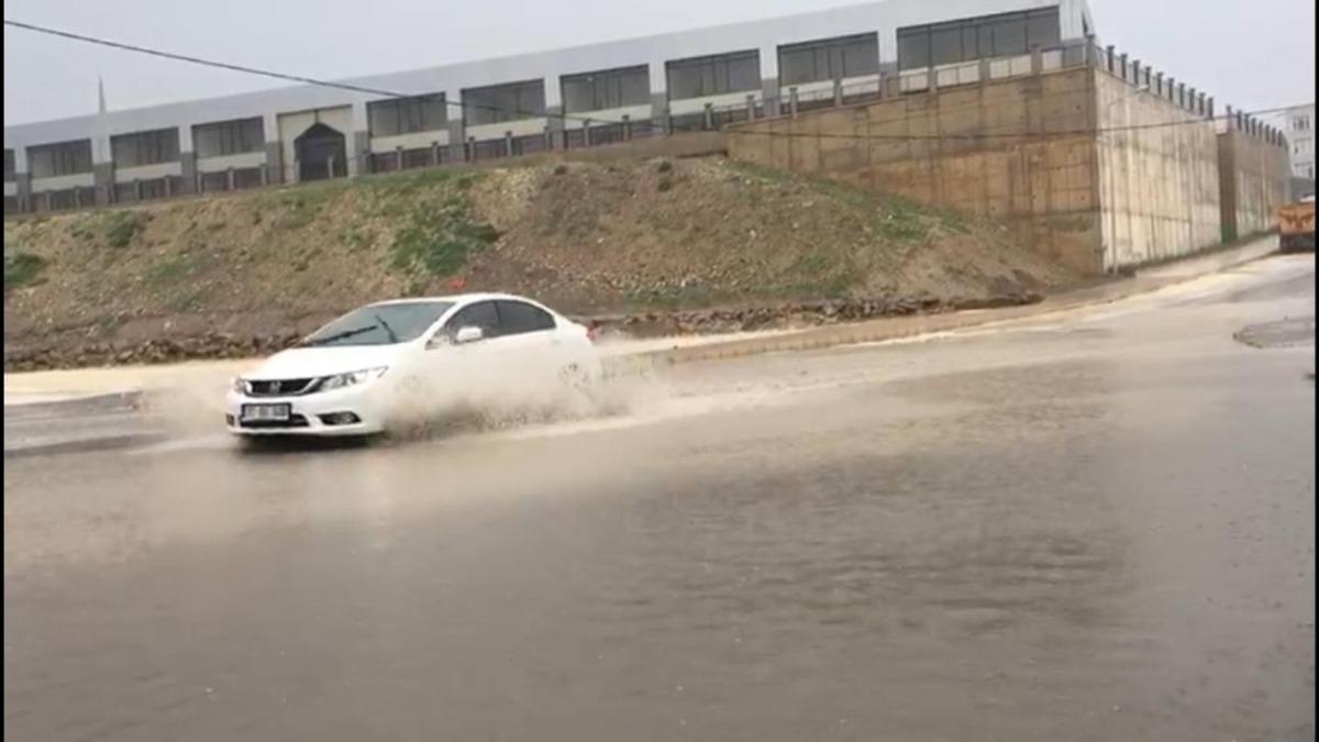 Kırklareli&rsquo;nde kuvvetli sağanak etkisini s&uuml;rd&uuml;r&uuml;yor