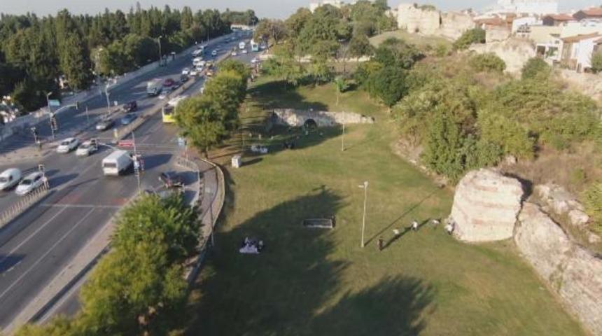 İstanbul'da tarihi surlarda 'çökme' tedirginliği