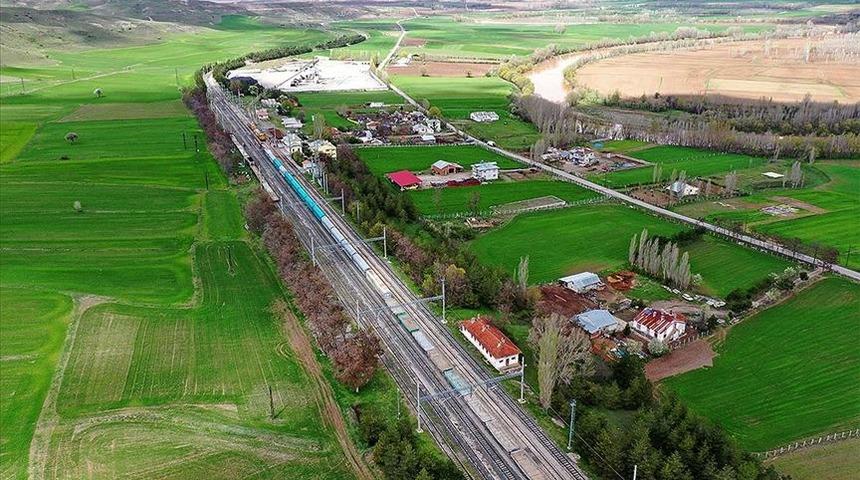  Modernize edilen Samsun-Sivas demir yolu hattında ilk yük treni sefere başladı