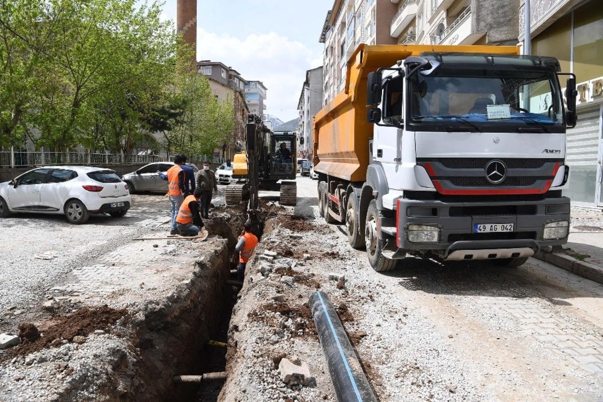 Muş Belediyesi altyapı &ccedil;alışmalarına kaldığı yerden devam ediyor