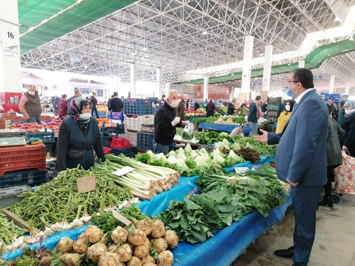 &Ccedil;an Belediye Başkanı &Ouml;z, pazarda korona vir&uuml;s tedbirlerini inceledi