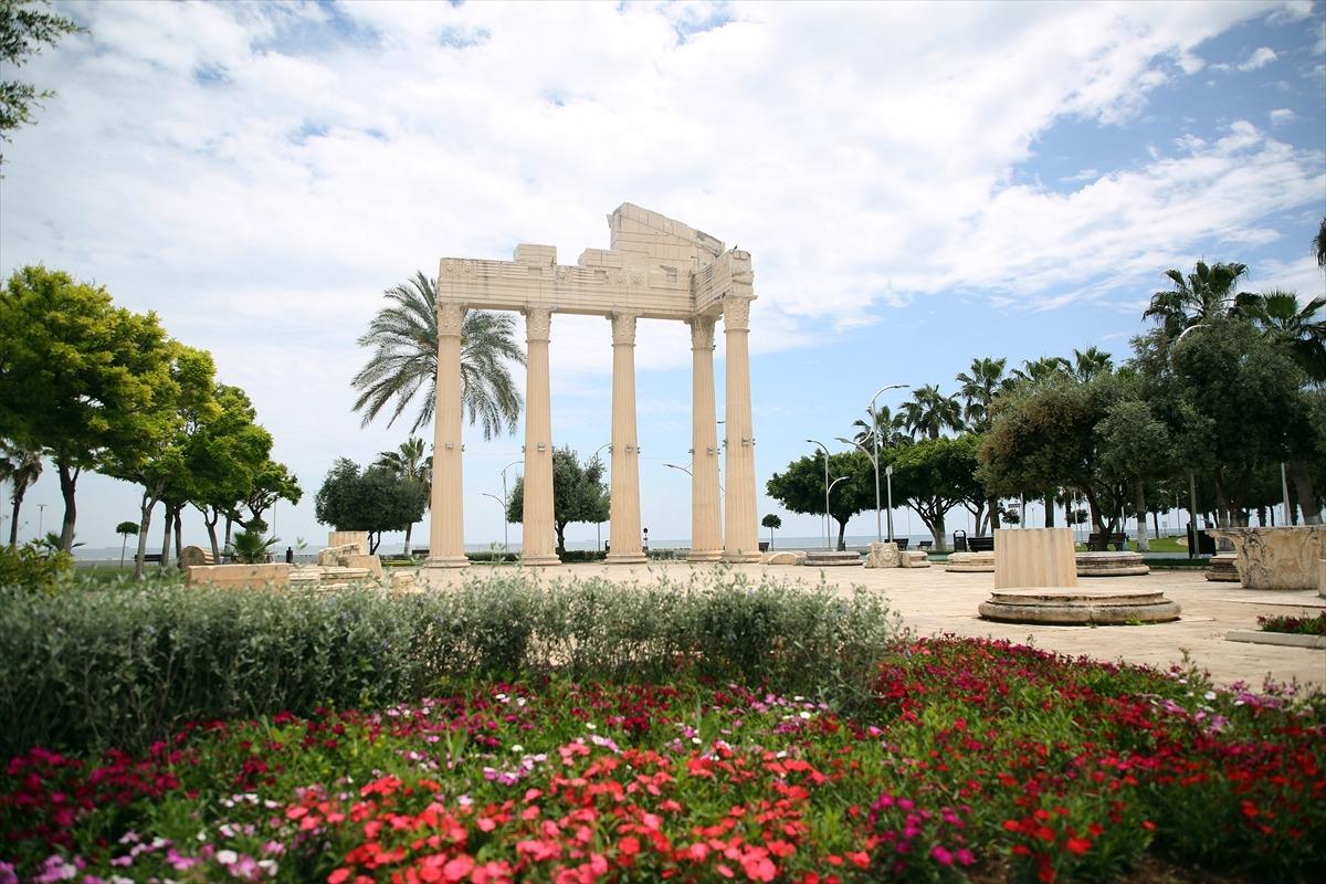 Yurt genelinde "Evde kal" &ccedil;ağrısına b&uuml;y&uuml;k oranda uyuluyor