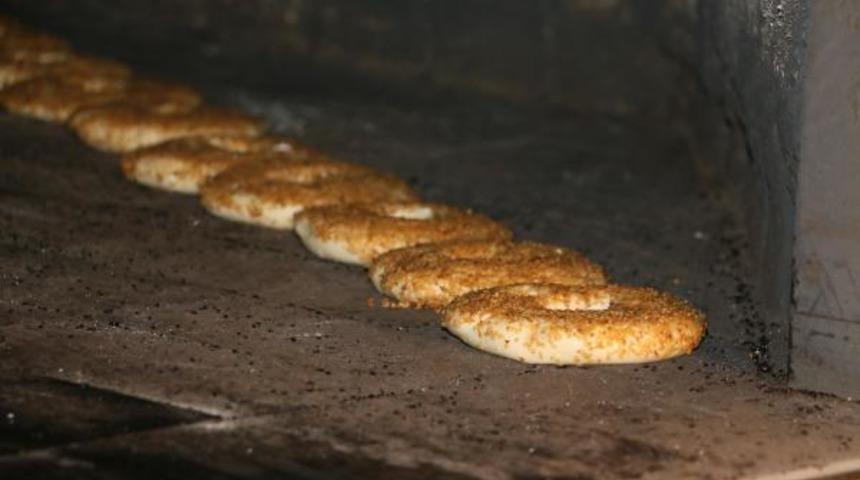 Manisa'ya özgü taban simidi, sahur sofralarının vazgeçilmezi