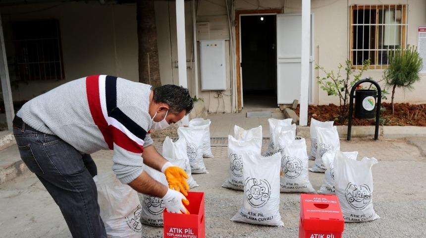 Toroslar Belediyesi 300 kilo atık pil topladı