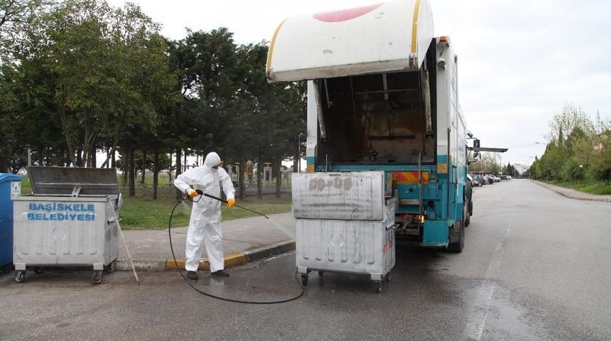 Başiskele&rsquo;de &ccedil;&ouml;p ve geri d&ouml;n&uuml;ş&uuml;m konteynerleri yenileniyor