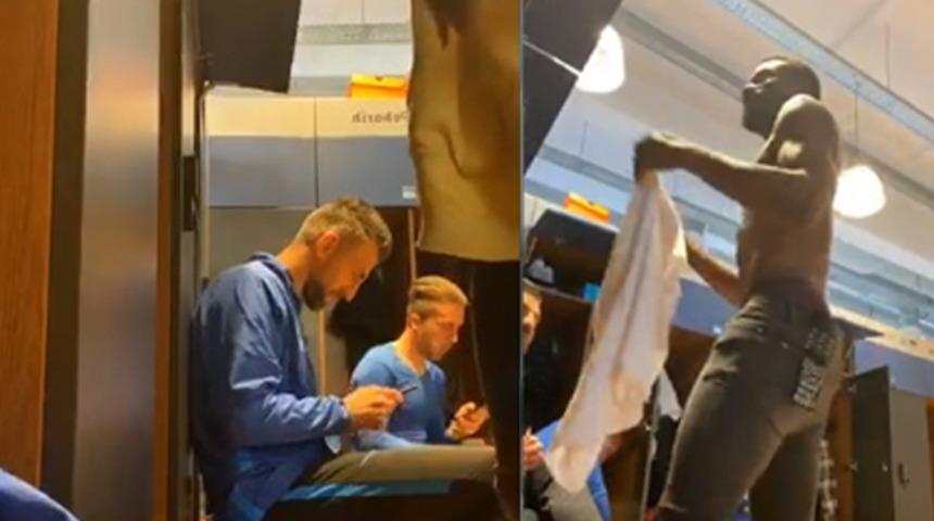 Hertha Berlin soyunma odasında şok görüntüler!