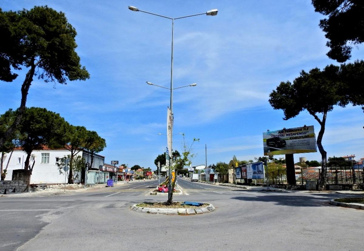 &Ccedil;eşme&rsquo;de sokağa &ccedil;ıkma kısıtlamasında 18 kişiye ceza
