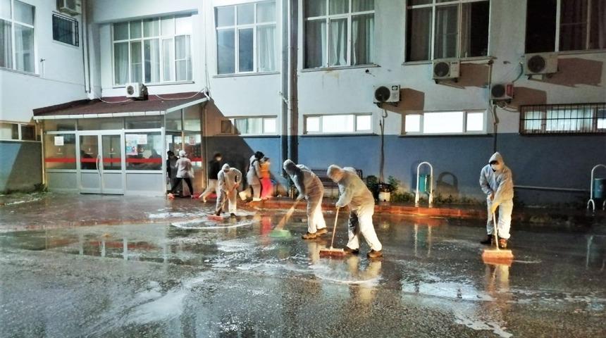 Hastaneler ve kırsal mahallelerde dezenfekte &ccedil;alışmaları s&uuml;r&uuml;yor