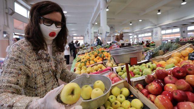 Mayıs'tan itibaren marketlerde maske takmak zorunlu olacak