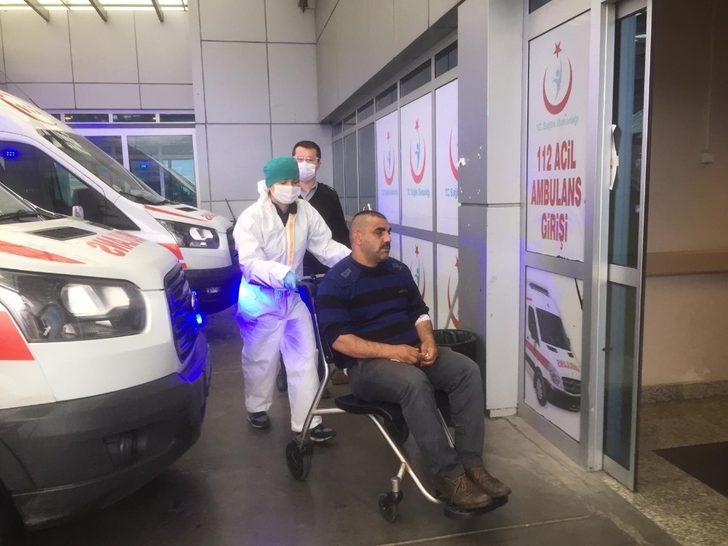 Otomobil ile hafifi ticari kamyonet kafa kafaya çarpıştı: 6 yaralı G4