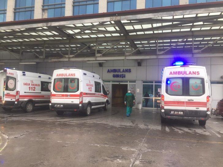 Otomobil ile hafifi ticari kamyonet kafa kafaya çarpıştı: 6 yaralı G5