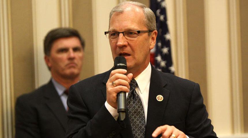 ABD'li Senat&ouml;rden Suudi Arabistan'a "petrol" tehdidi