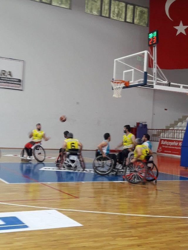 Melikgazi Belediyesi BESK Tekerlekli Sandalye Basketbol takımı ligi tamamladı