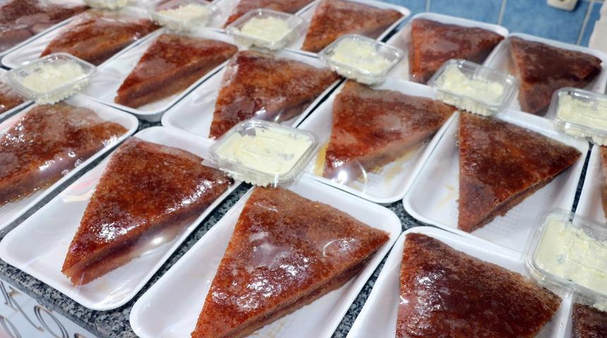 Yozgat&rsquo;ta iftar sofralarının vazge&ccedil;ilmez tatlısı ekmek kadayıfı