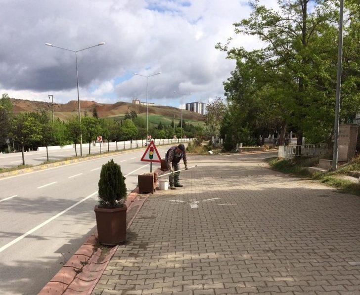 Kırıkkale’de mezarlıklar bakıma alındı G2