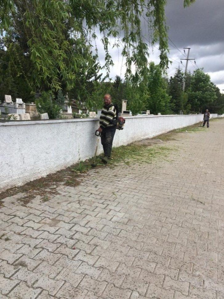 Kırıkkale’de mezarlıklar bakıma alındı G3