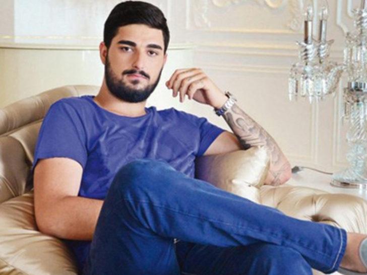 İdo Tatlıses klibinde rol alan güzelle yemekte G5