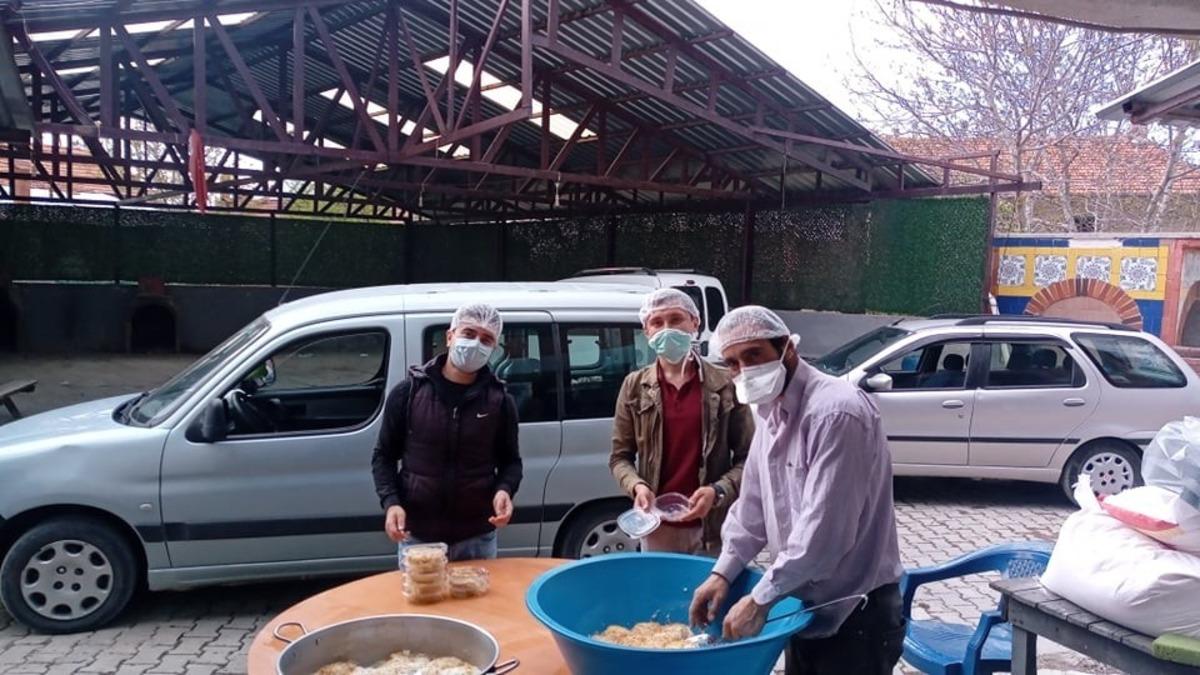 K&ouml;yde 75 aileye gıda yardımı, 65 aileye herg&uuml;n yemek