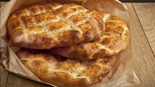 Tarifini herkes istiyor! Sadece 3 adımda hazırlayabileceğiniz susamlı pide tarifi!