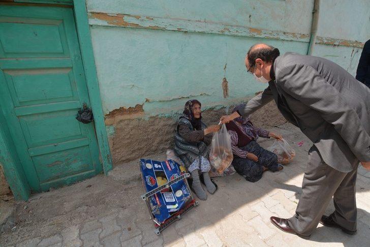 Başkan Çöl’den 65 yaş üstü vatandaşlara moral ziyareti G3