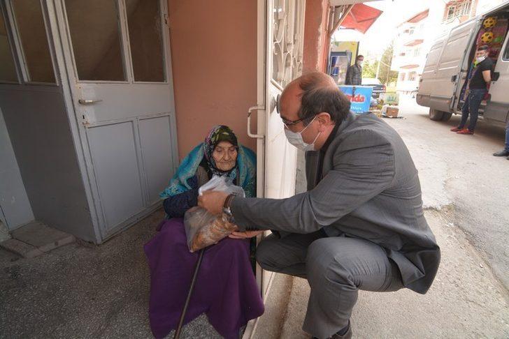 Başkan Çöl’den 65 yaş üstü vatandaşlara moral ziyareti G4