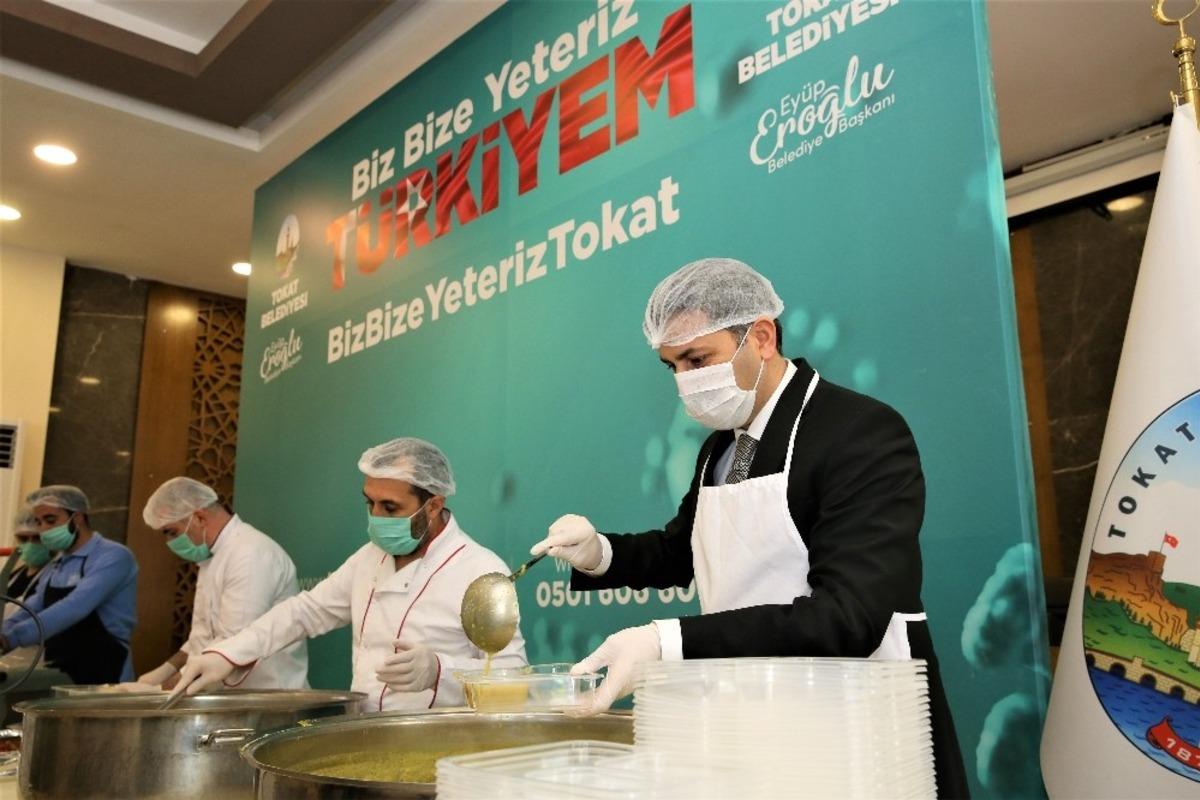 Evden &ccedil;ıkamayan 600 kişiye sıcak yemek