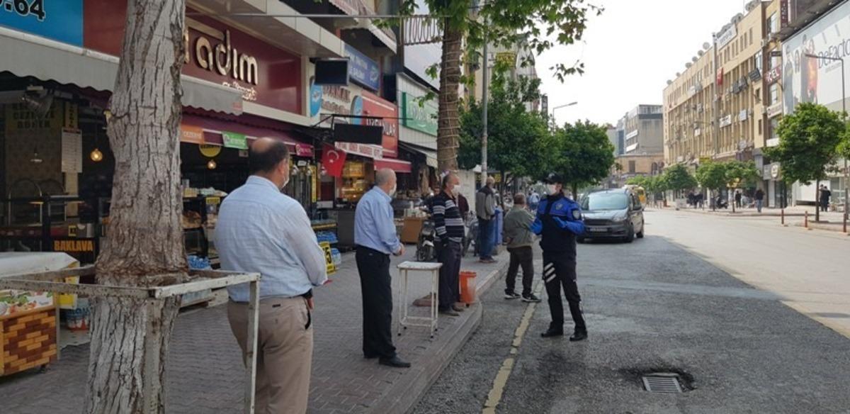 Mersin&rsquo;de polislerden korona vir&uuml;s bilgilendirmesi