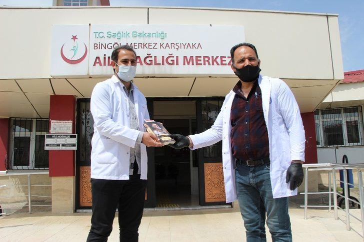 Bingöl’de evinde kalana kitap servisi G5