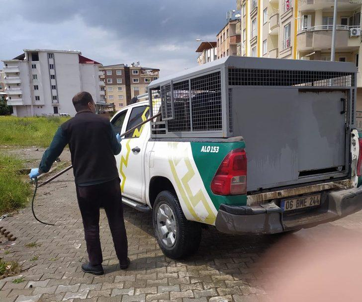 Yağmur suyu menfezindeki 7 yavru köpek kurtarıldı G4